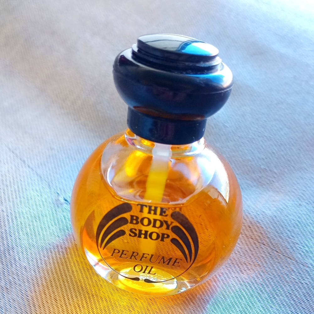 The Body Shop Vintage Rare Perfume Oil 15ml Tea Rose Fragrance Discontinued